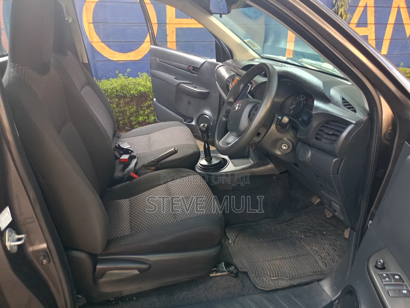 Toyota Hilux 2019 Black