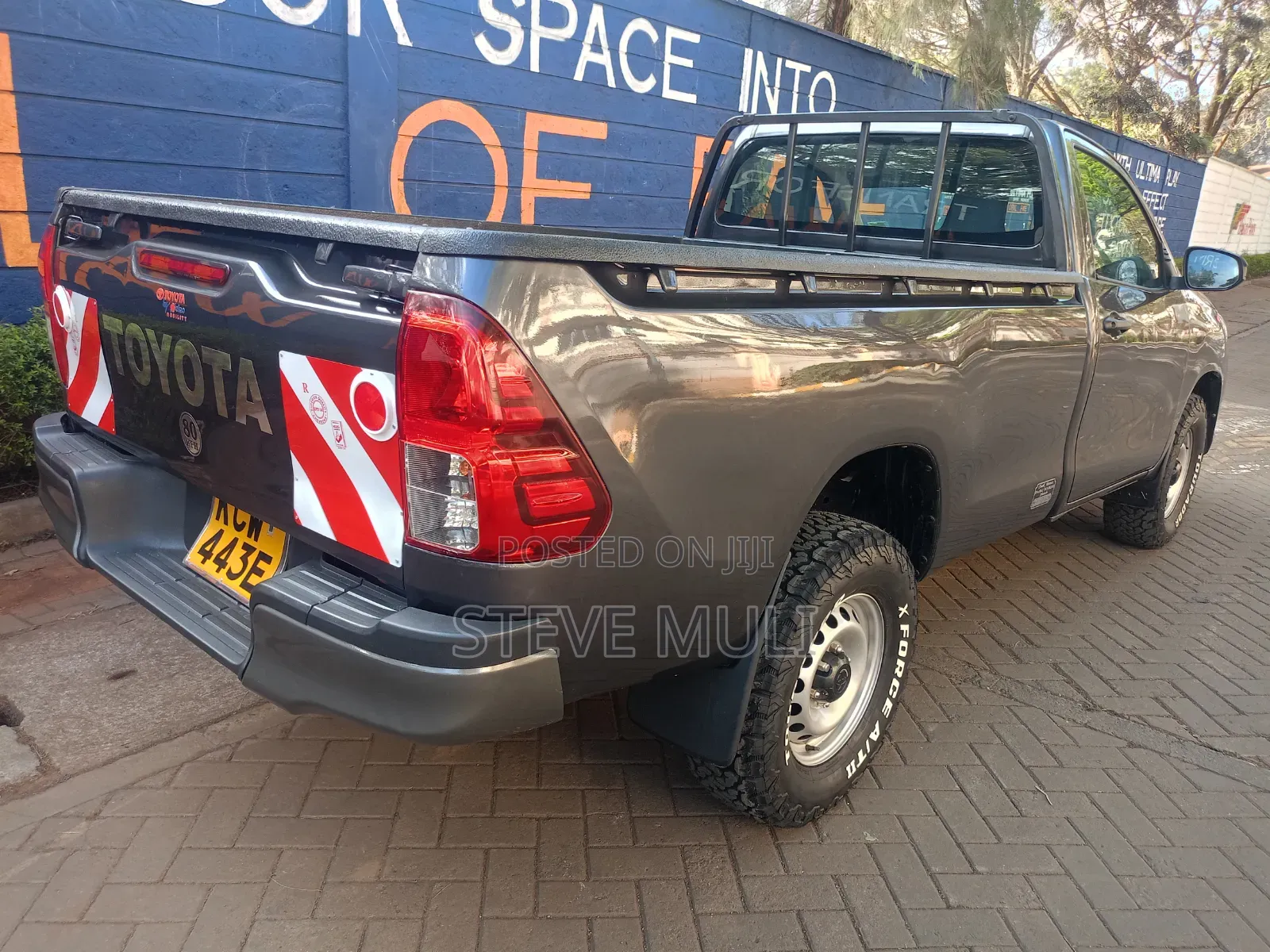 Toyota Hilux 2019 Black
