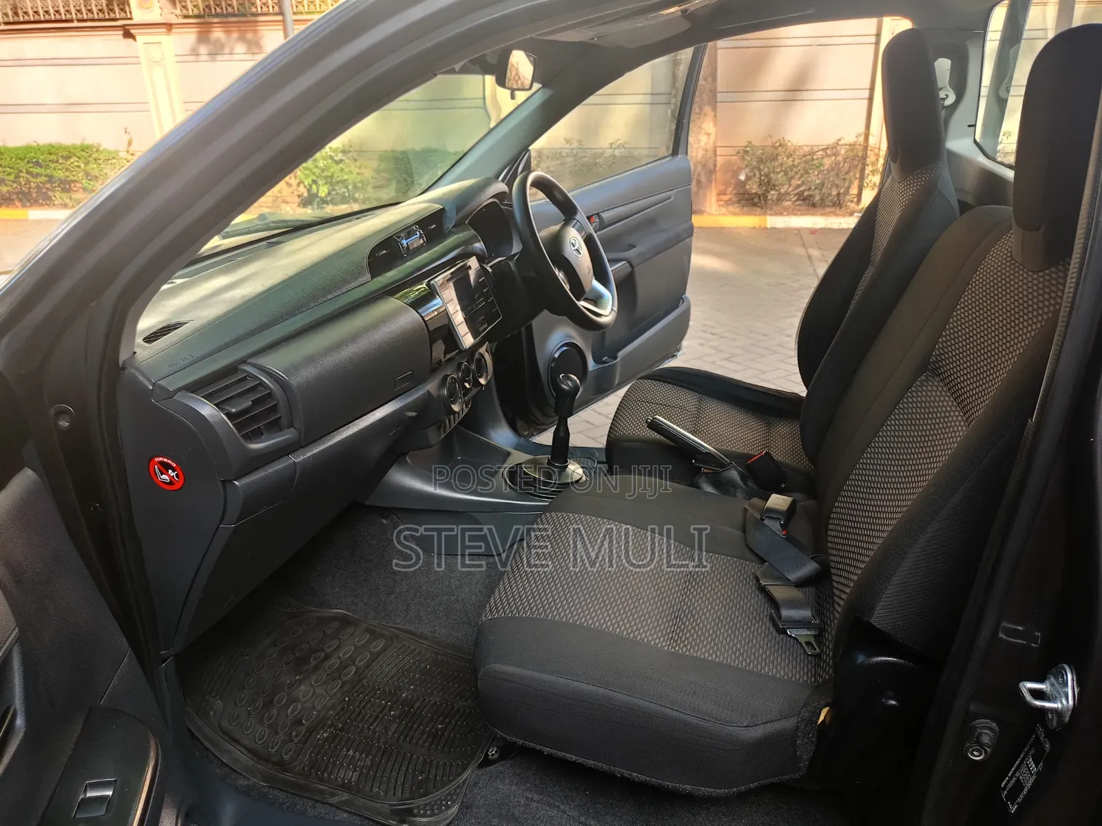 Toyota Hilux 2019 Black