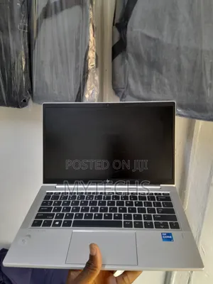 Laptop HP EliteBook 830 G8 16GB Intel Core i7 SSD 512GB
