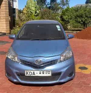Toyota Vitz 1.0 FWD 5dr 2013 Blue