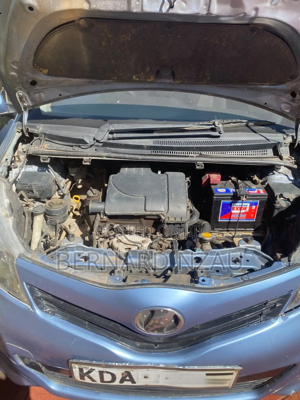Toyota Vitz 1.0 FWD 5dr 2013 Blue