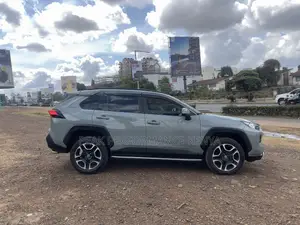 Toyota RAV4 Adventure 2019 Green