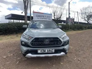 Toyota RAV4 Adventure 2019 Green