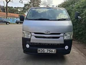 Toyota HiAce 2015 Silver
