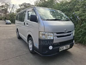 Toyota HiAce 2015 Silver