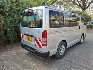 Toyota HiAce 2015 Silver