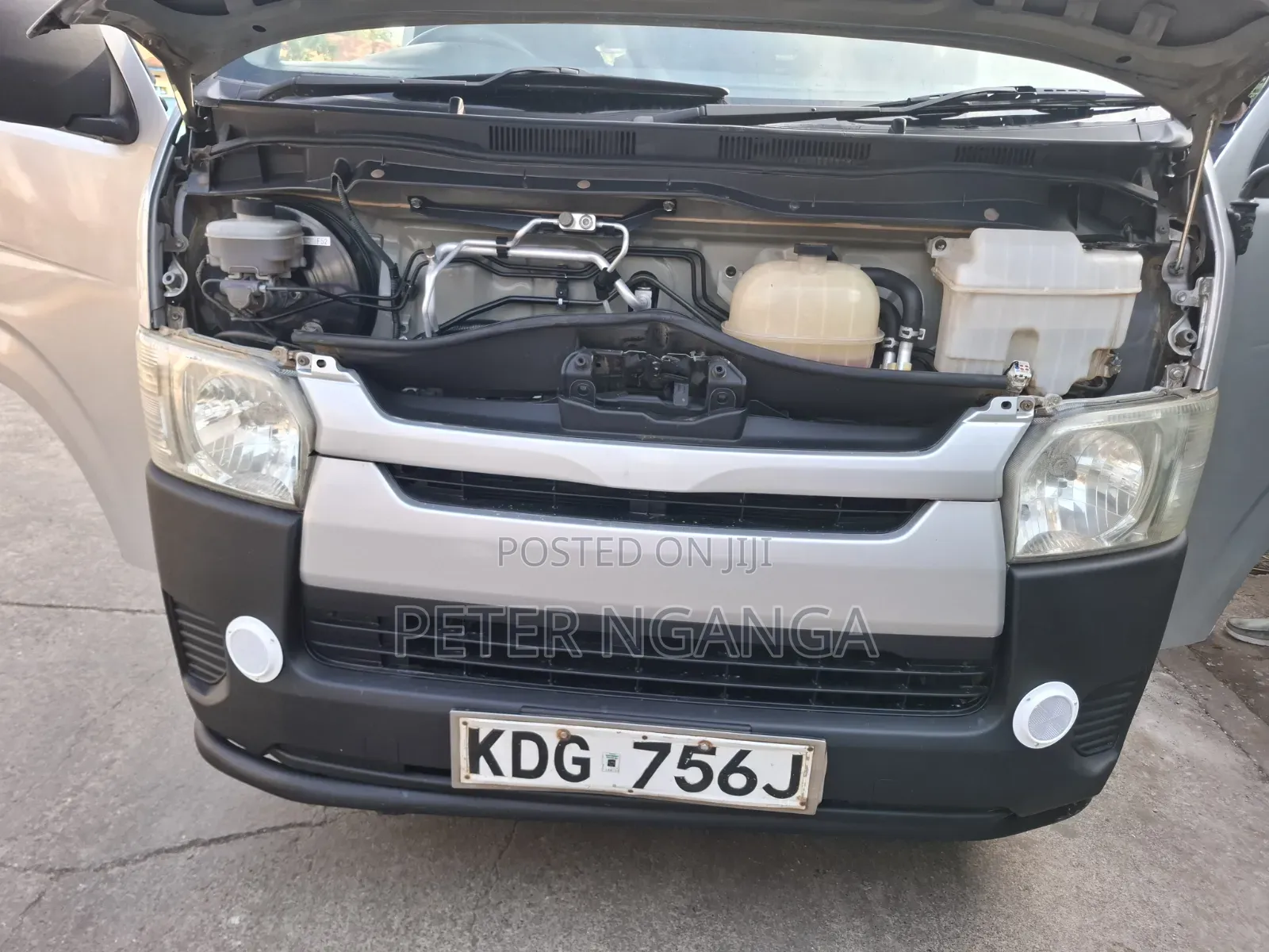 Toyota HiAce 2015 Silver