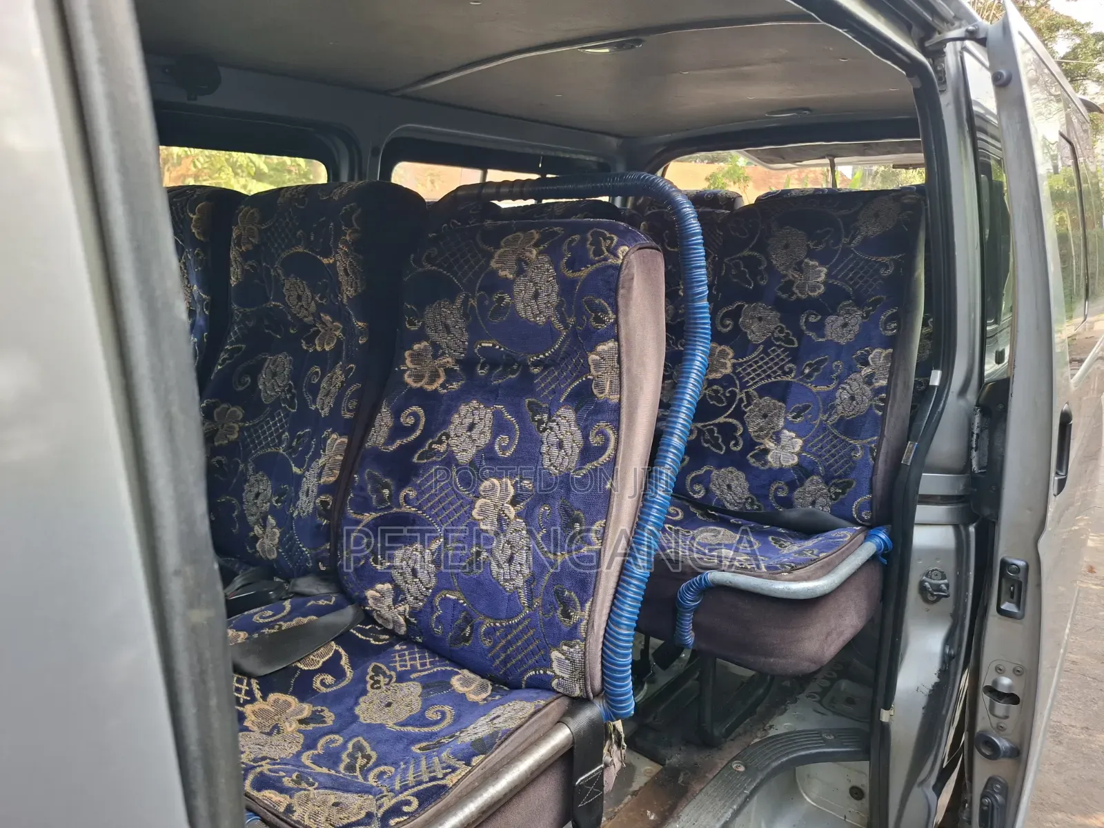 Toyota HiAce 2015 Silver