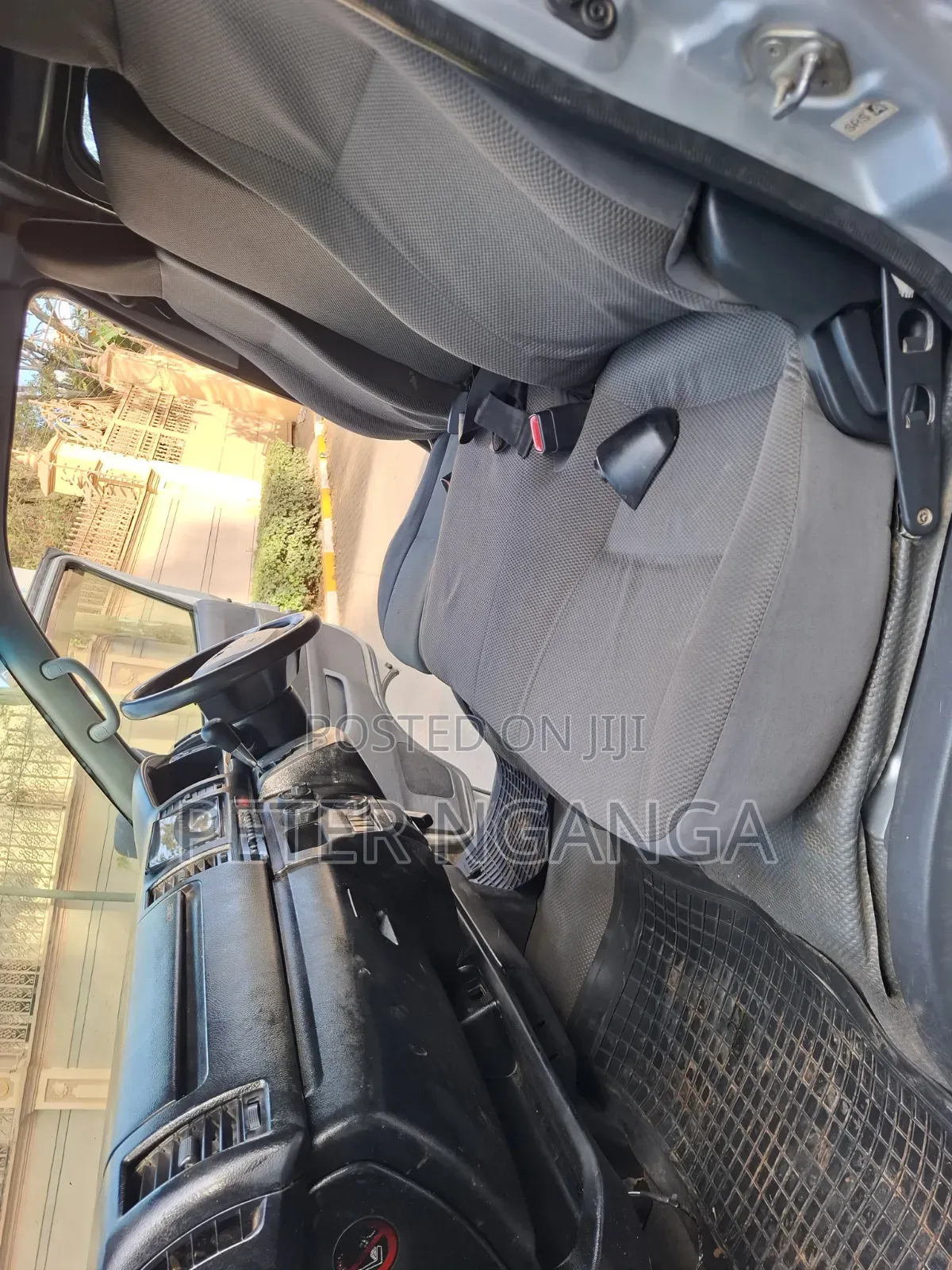 Toyota HiAce 2015 Silver