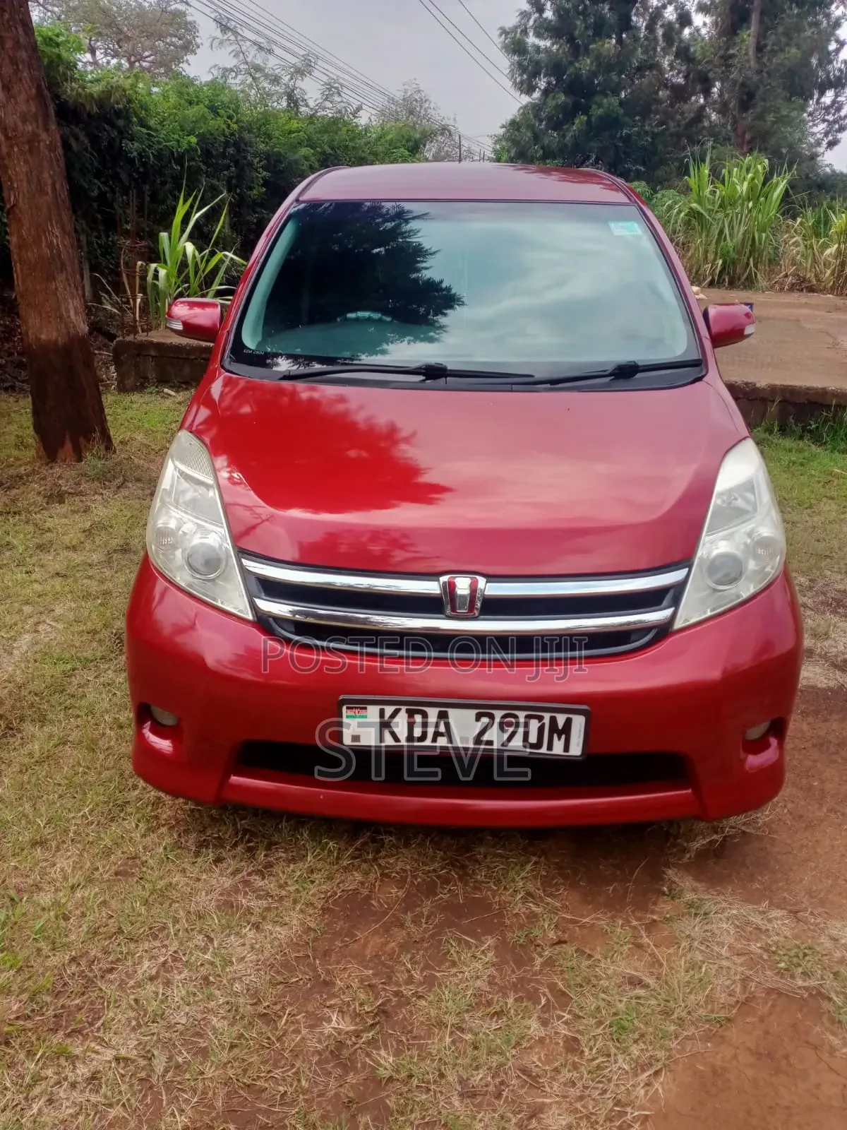 Toyota ISIS 1.8 Platana 2WD 2015 Red