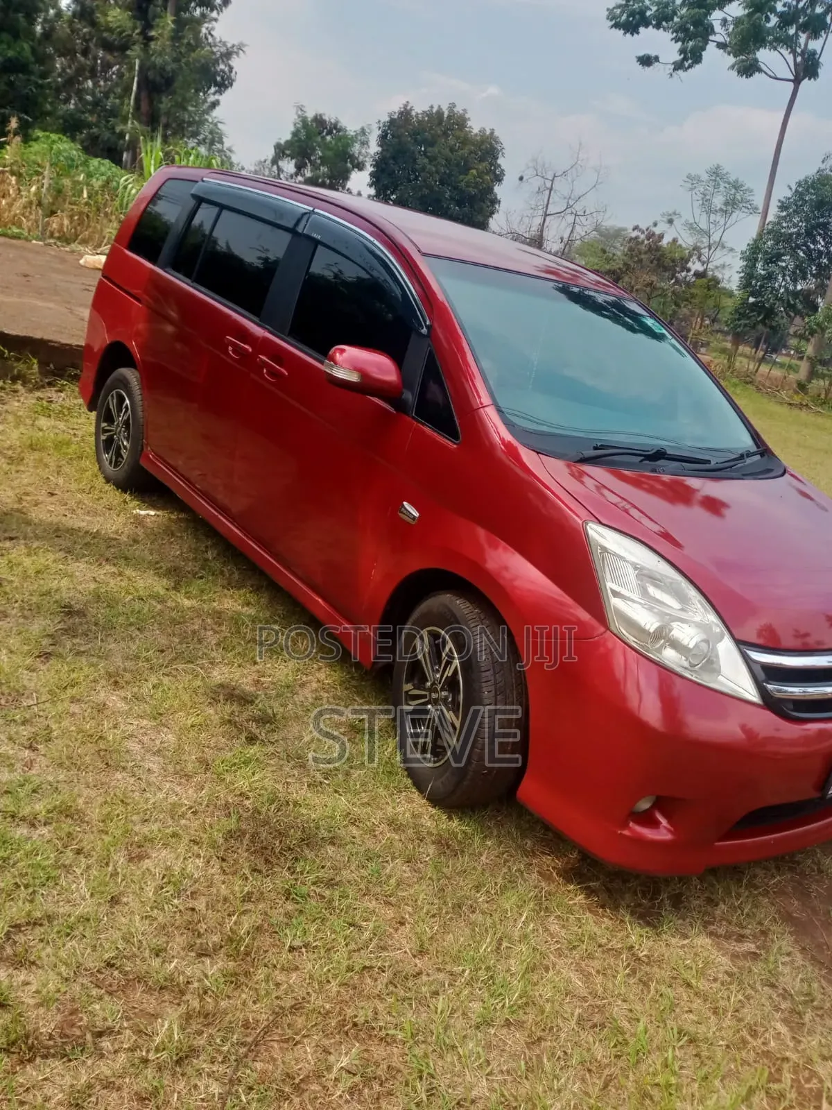 Toyota ISIS 1.8 Platana 2WD 2015 Red