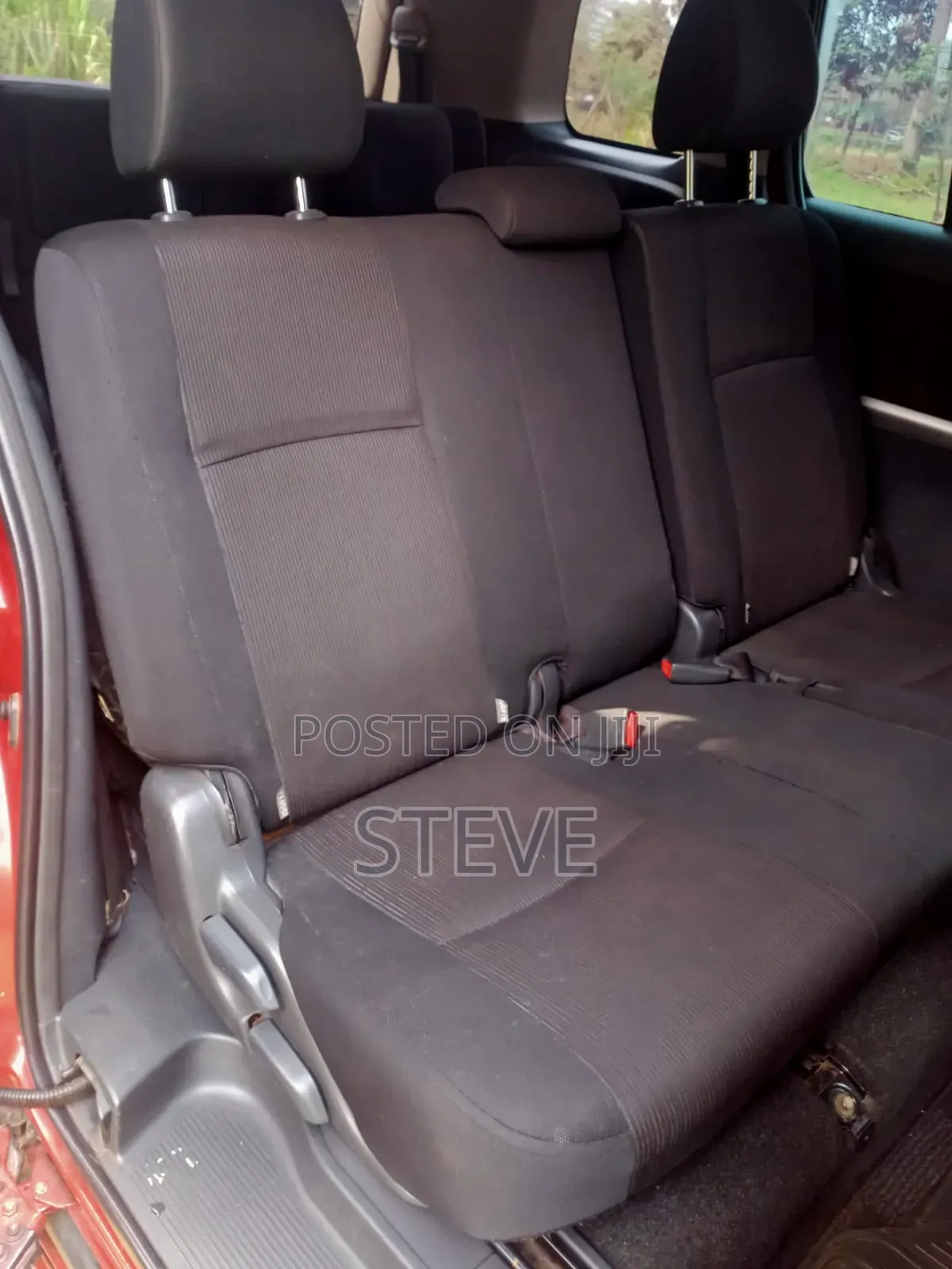 Toyota ISIS 1.8 Platana 2WD 2015 Red