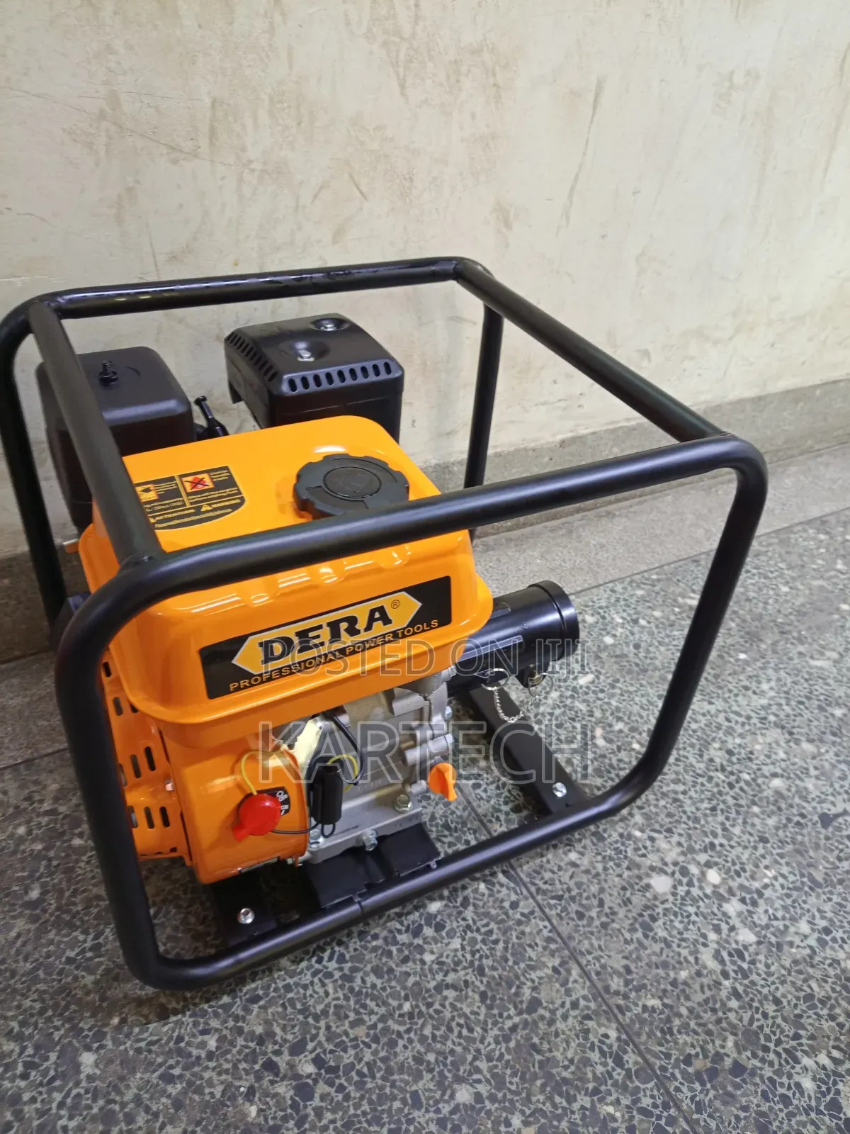 Dera Petrol Concrete Vibrator Engine Compaction Machine