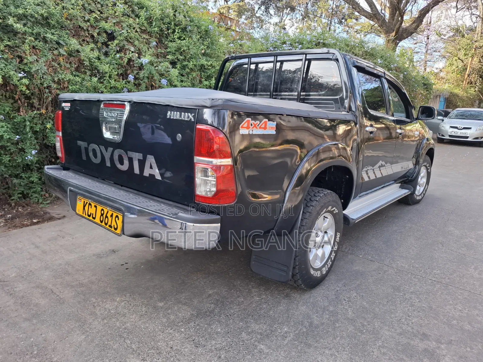 Toyota Hilux 2010 Black