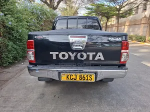 Toyota Hilux 2010 Black