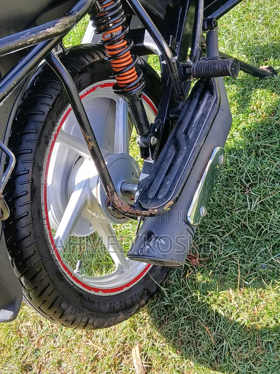 Bajaj Boxer 125 2023 Red