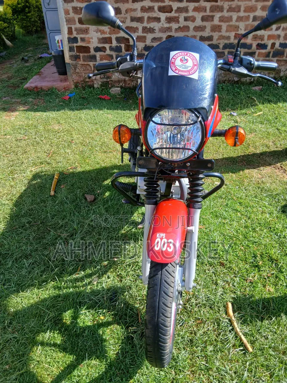 Bajaj Boxer 125 2023 Red