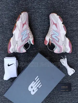 NB Sneakers