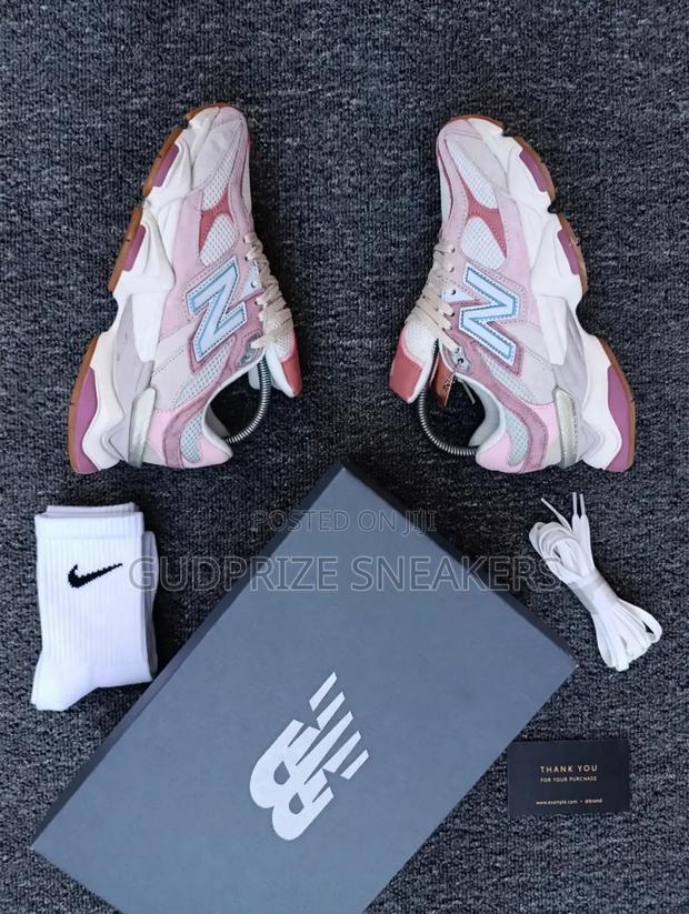 NB Sneakers - main view