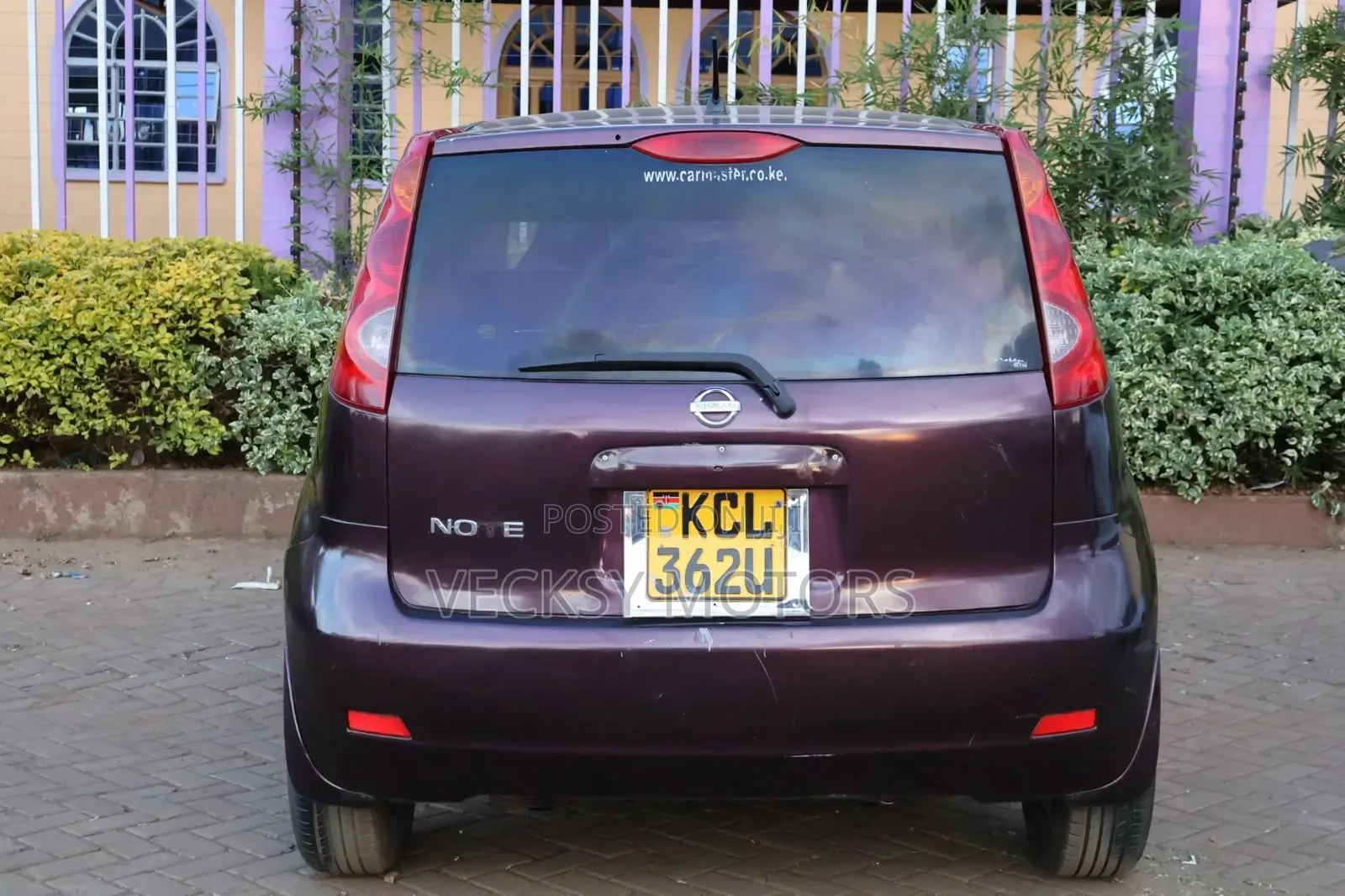 Nissan Note 2010 Maroon