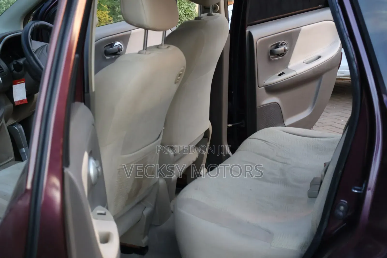 Nissan Note 2010 Maroon