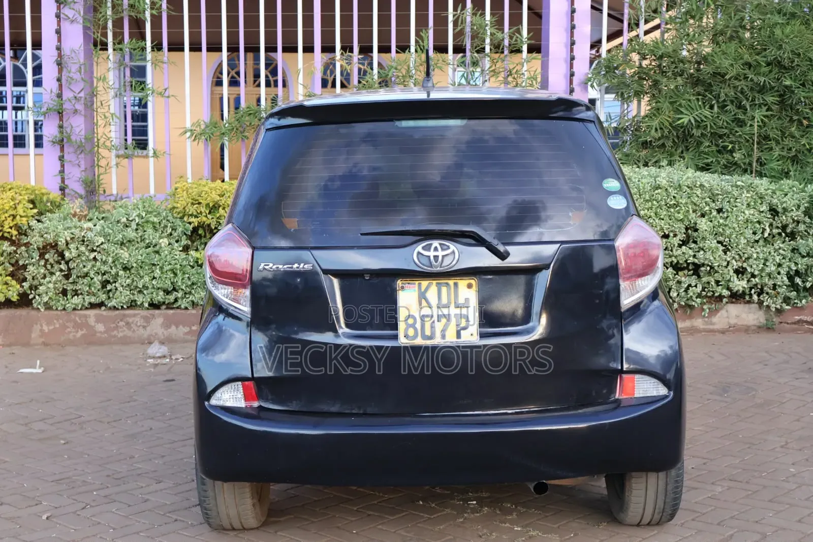 Toyota Ractis 2016 Black