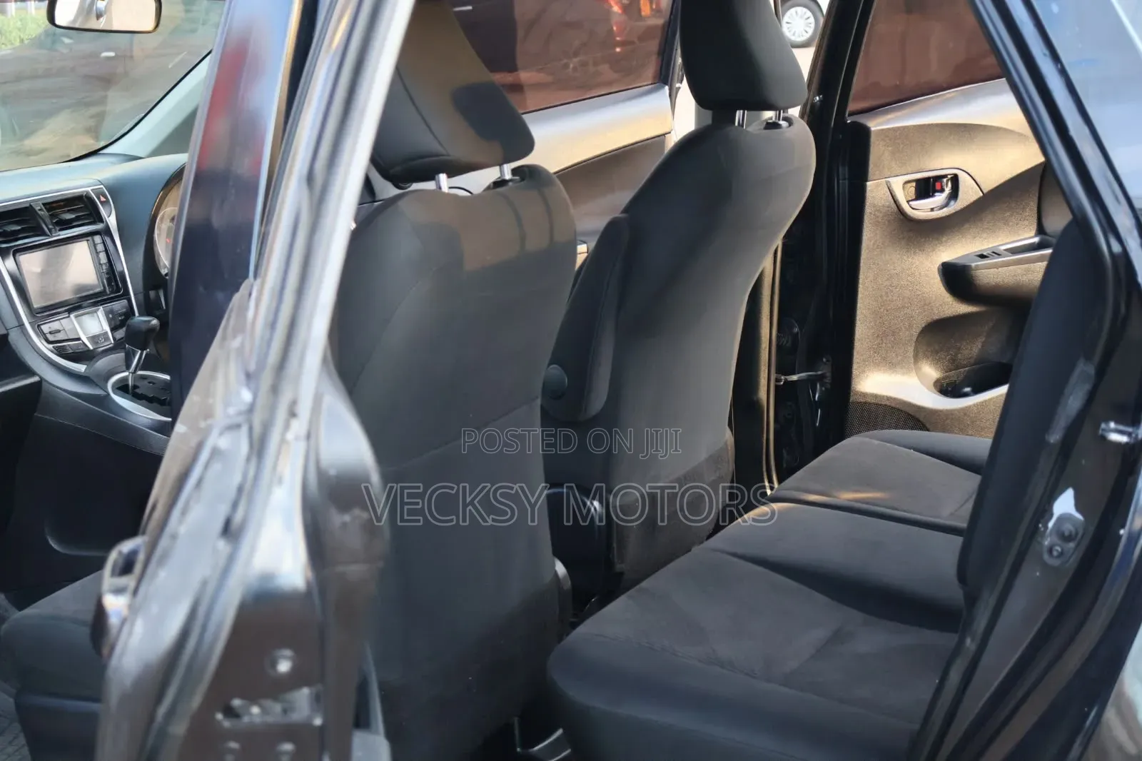 Toyota Ractis 2016 Black