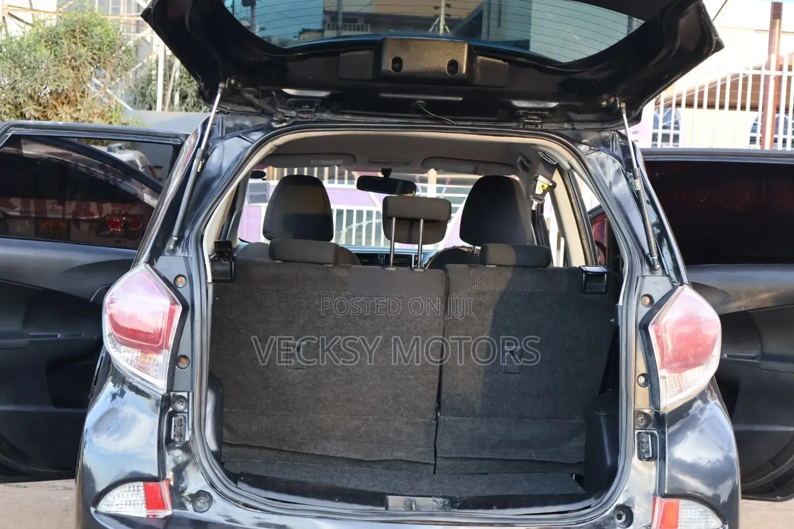 Toyota Ractis 2016 Black
