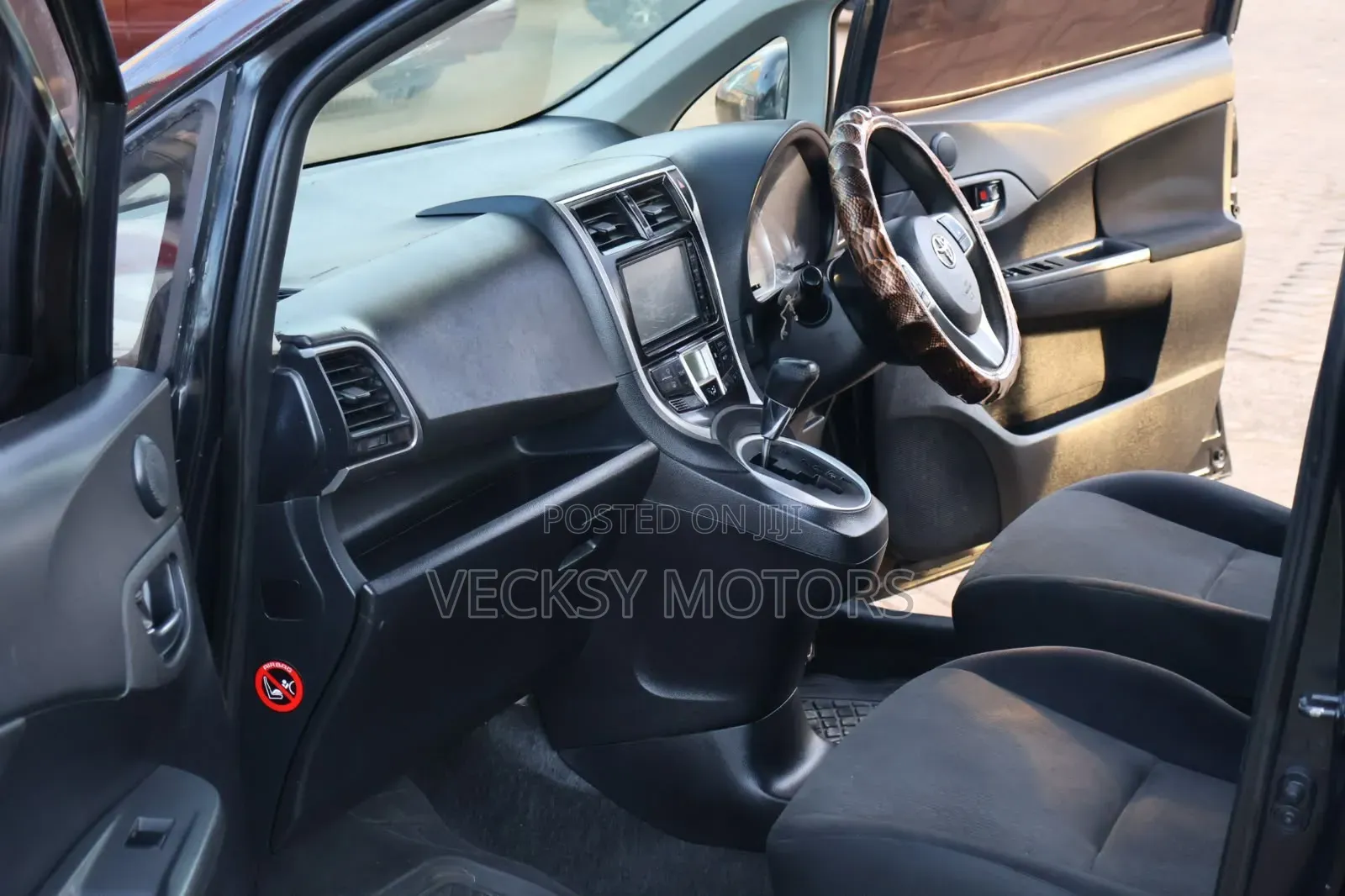 Toyota Ractis 2016 Black