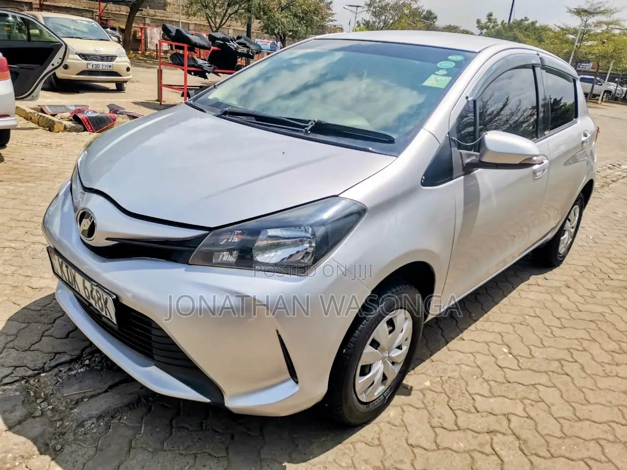 Toyota Vitz 1.3 FWD 5dr 2015 Silver