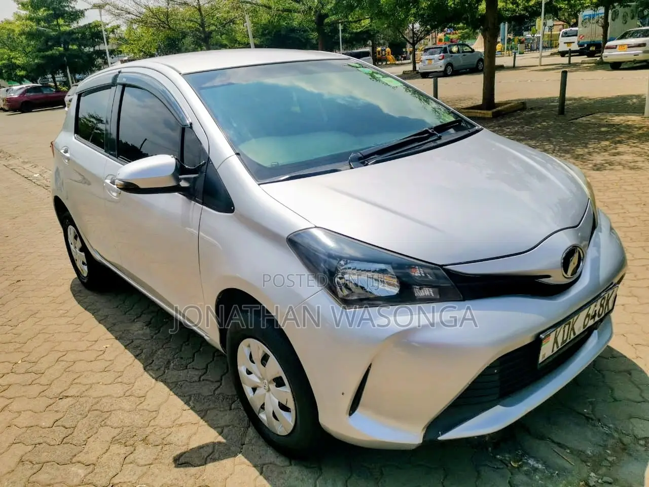 Toyota Vitz 1.3 FWD 5dr 2015 Silver