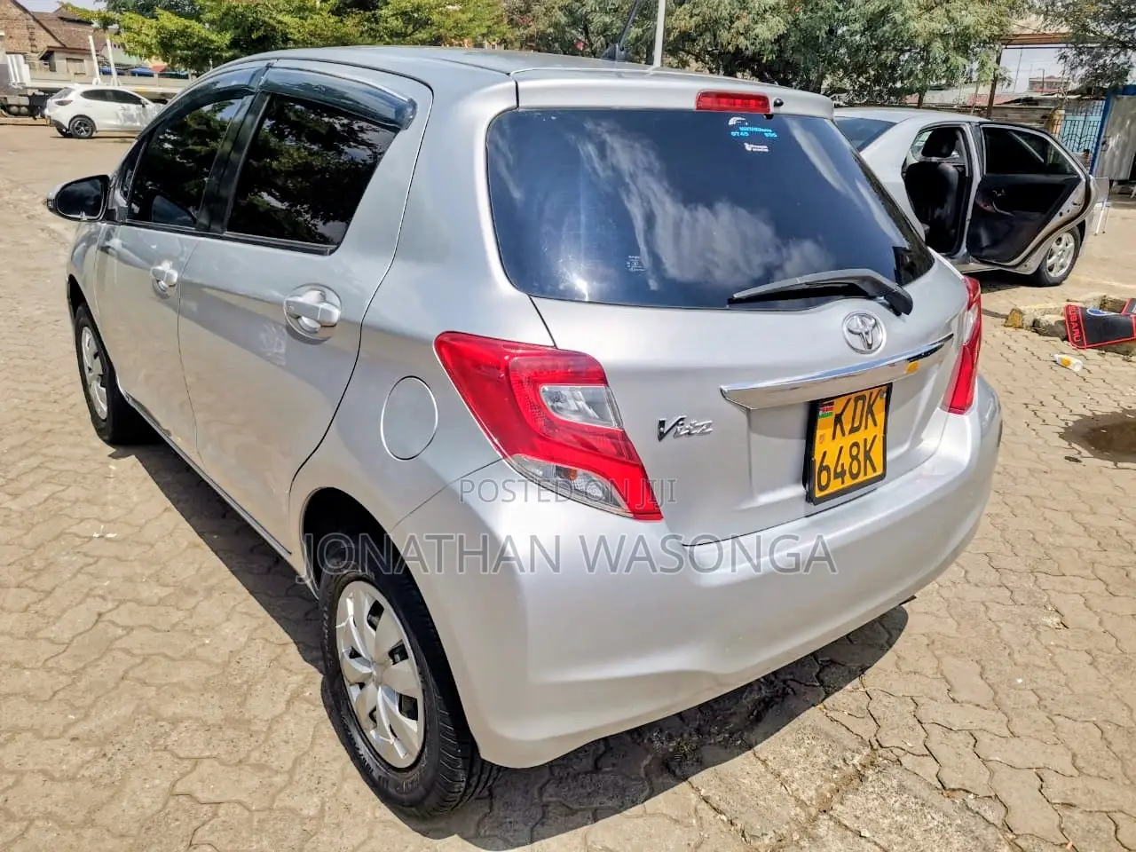 Toyota Vitz 1.3 FWD 5dr 2015 Silver