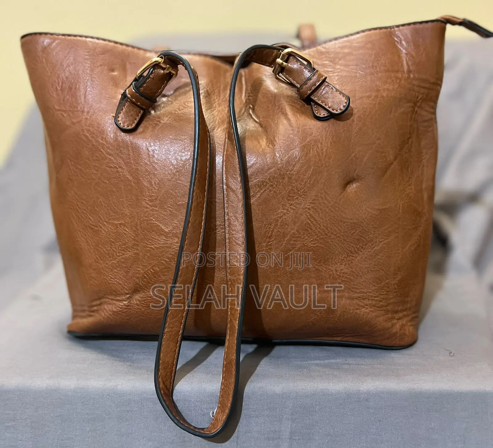 Brown Leather Tote Bag With Zip Closure