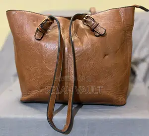 Brown Leather Tote Bag With Zip Closure