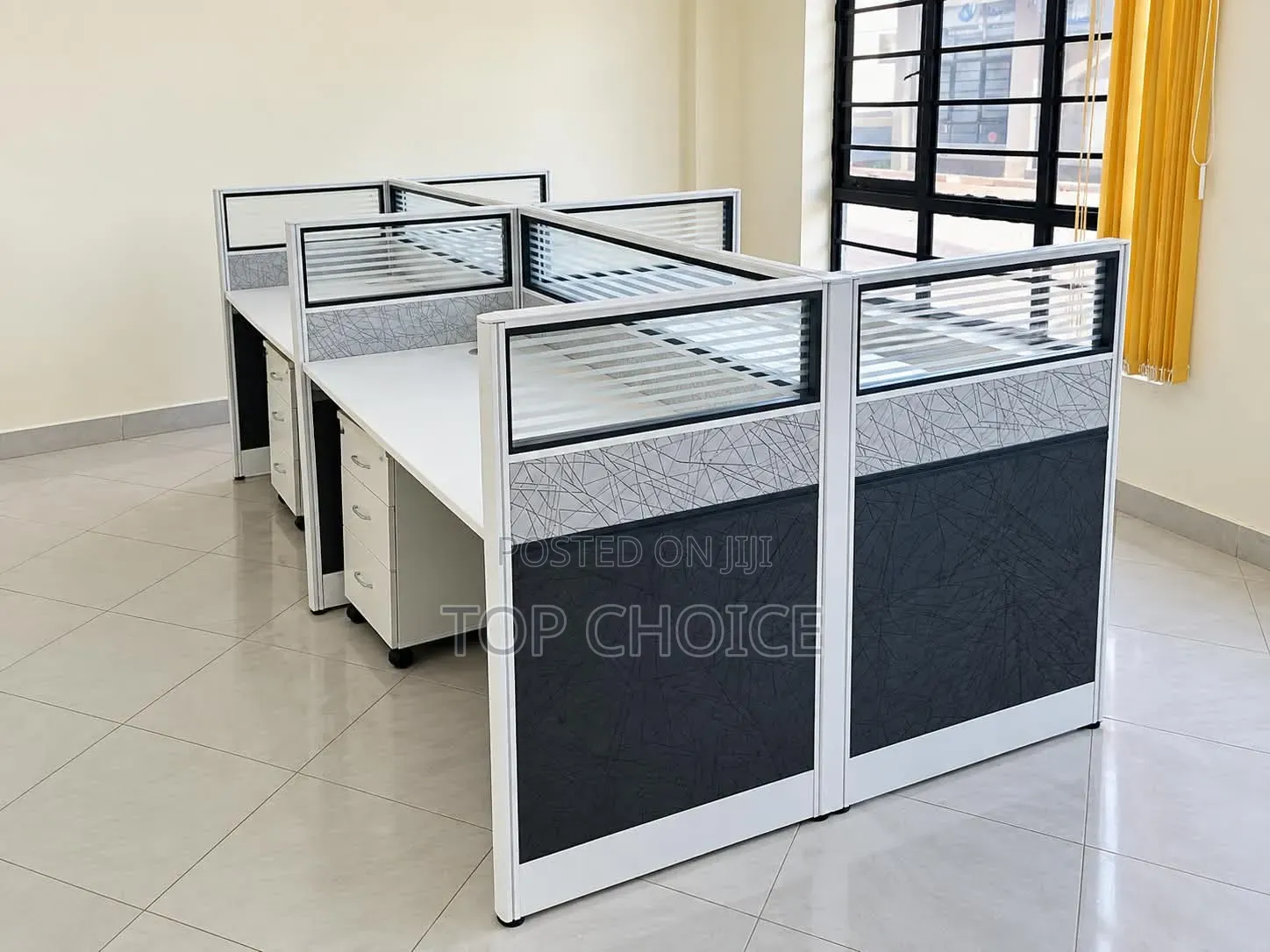 4 - Way Workstations : White Black Theme