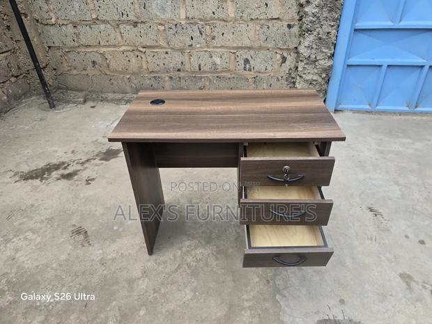 *Office Desk/Executive MODERN Desk