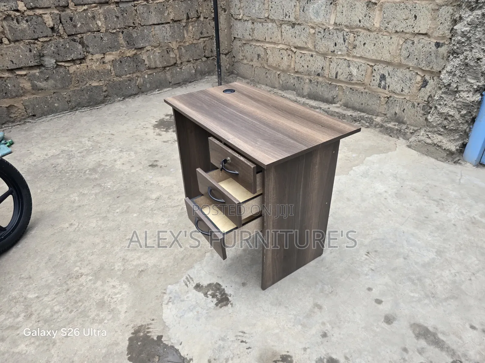 *Office Desk/Executive MODERN Desk