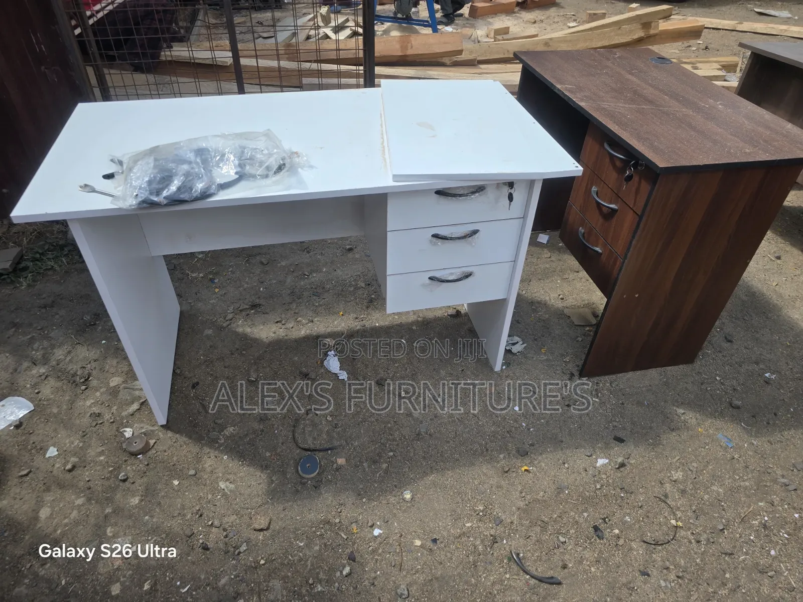 OneSeater Qualified MODERN DESK