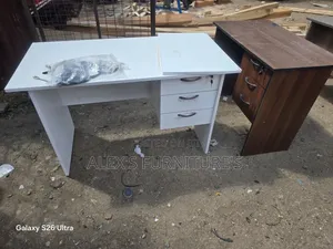 OneSeater Qualified MODERN DESK