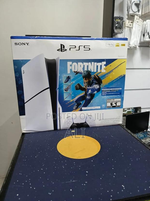 Chipped PS5 Slim With 8 Games Used for 1 Month With Warranty