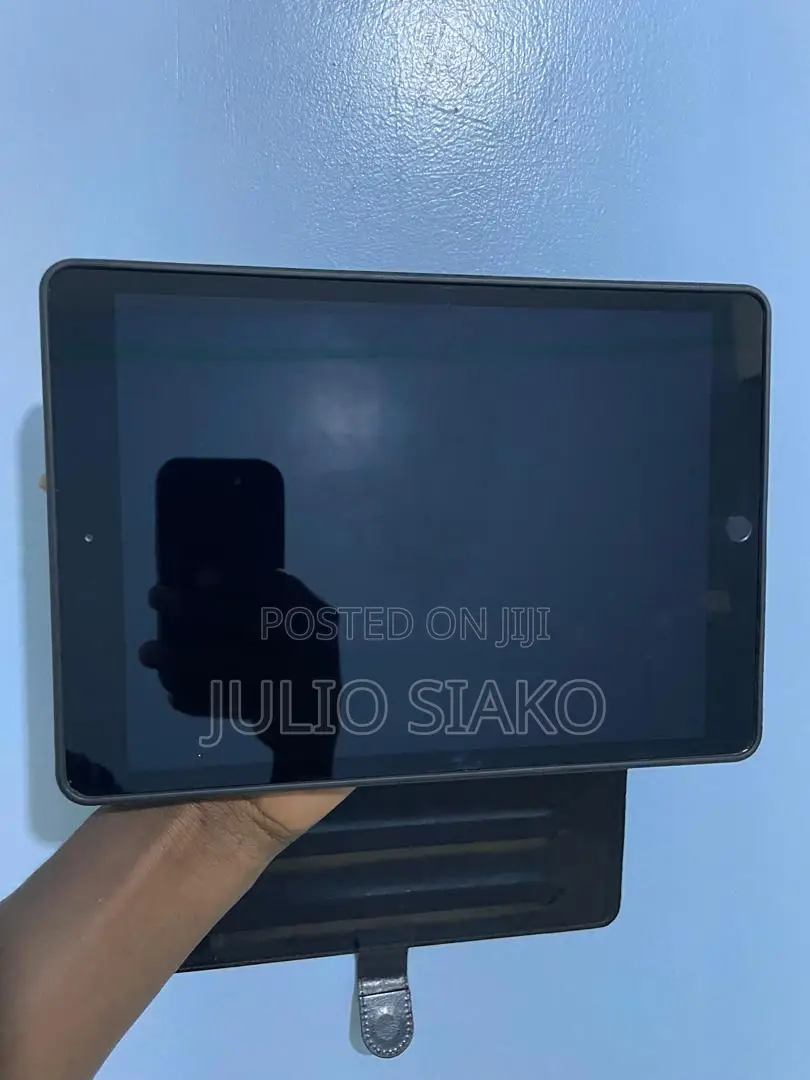 Apple iPad 10.2 (2020) Wi-Fi 128 GB Gray