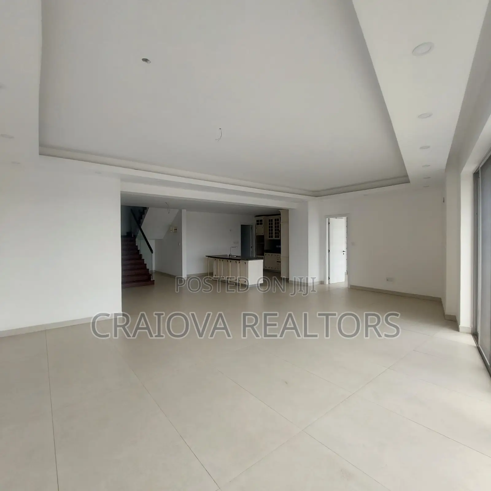 4bdrm Duplex in Spring Valley for rent
