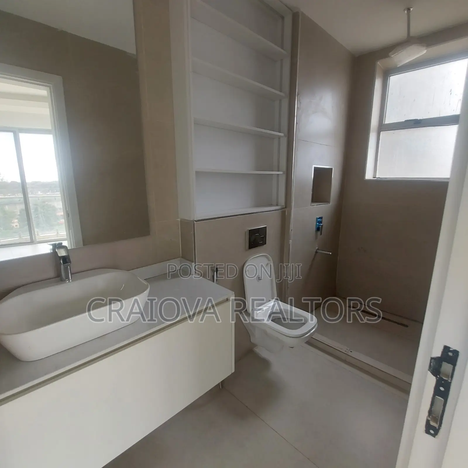 4bdrm Duplex in Spring Valley for rent