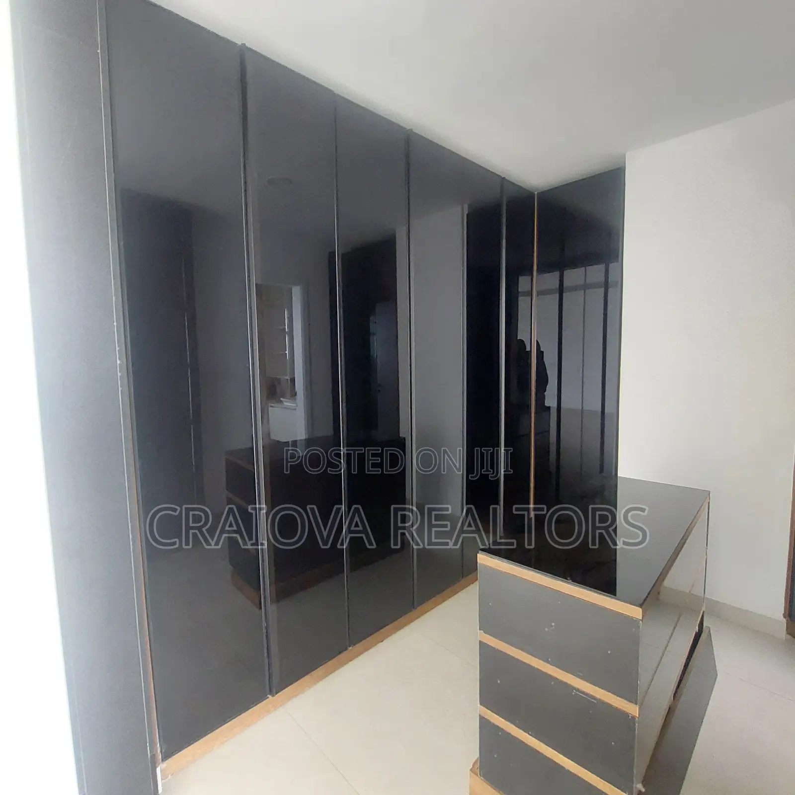 4bdrm Duplex in Spring Valley for rent