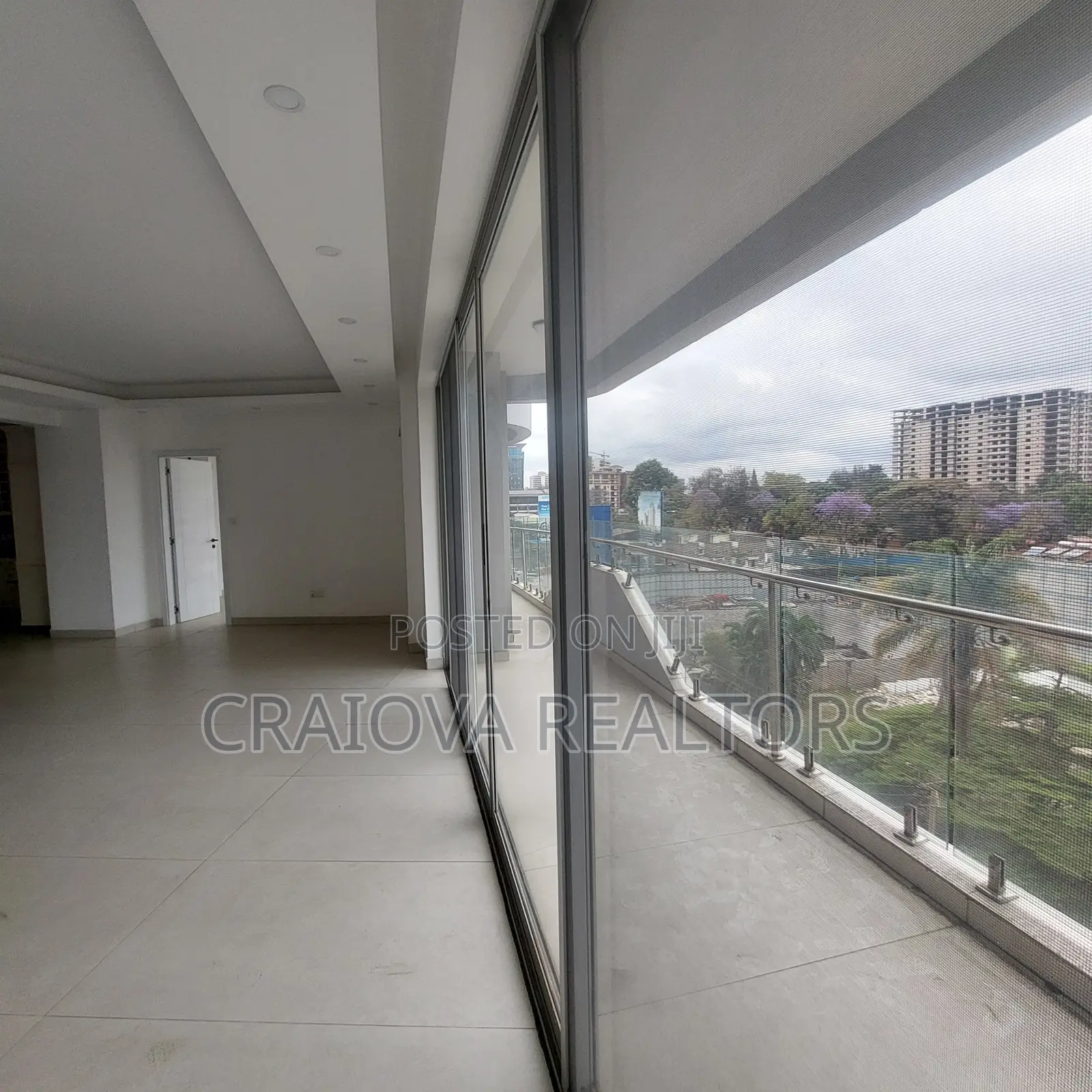 4bdrm Duplex in Spring Valley for rent