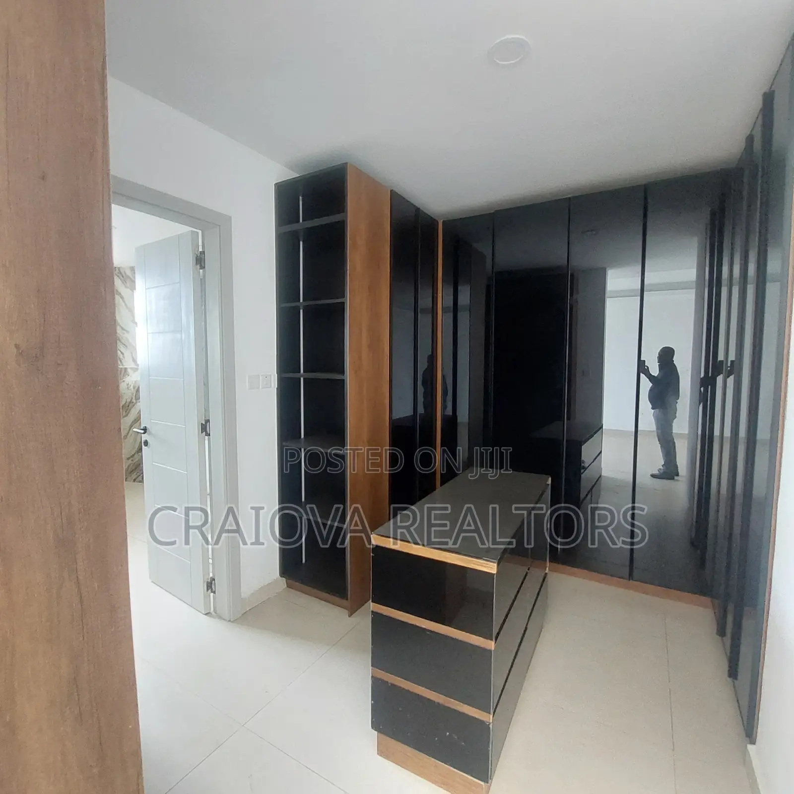 4bdrm Duplex in Spring Valley for sale