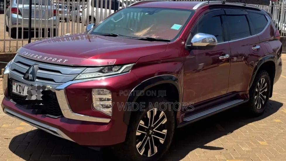 Mitsubishi Pajero Sport 2020 Red