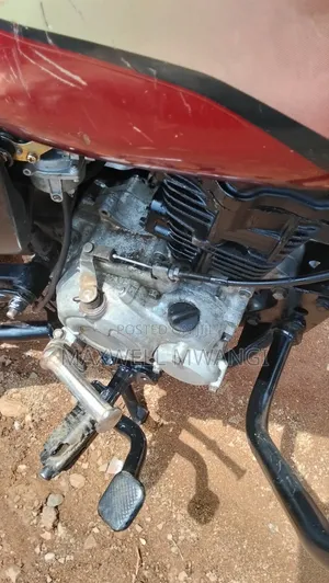 Bajaj Boxer 100 2013 Red