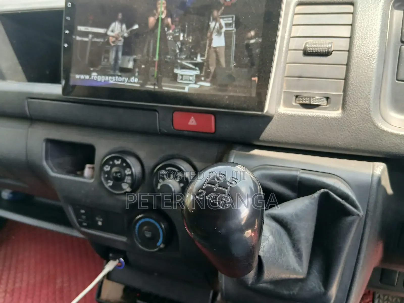 Toyota HiAce 2018 White